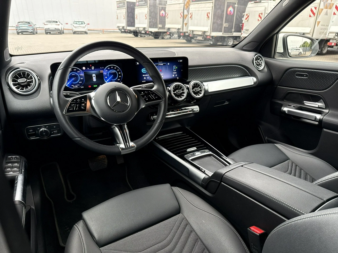 Mercedes EQB - Zdjęcie 12