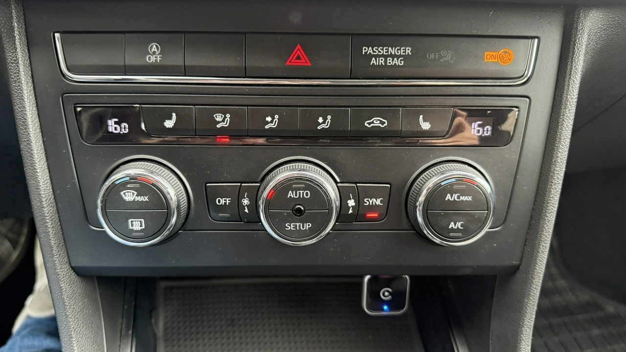 Seat Leon - Zdjęcie 17