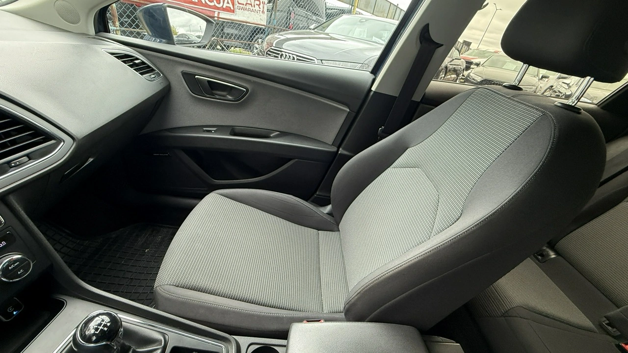 Seat Leon - Zdjęcie 20