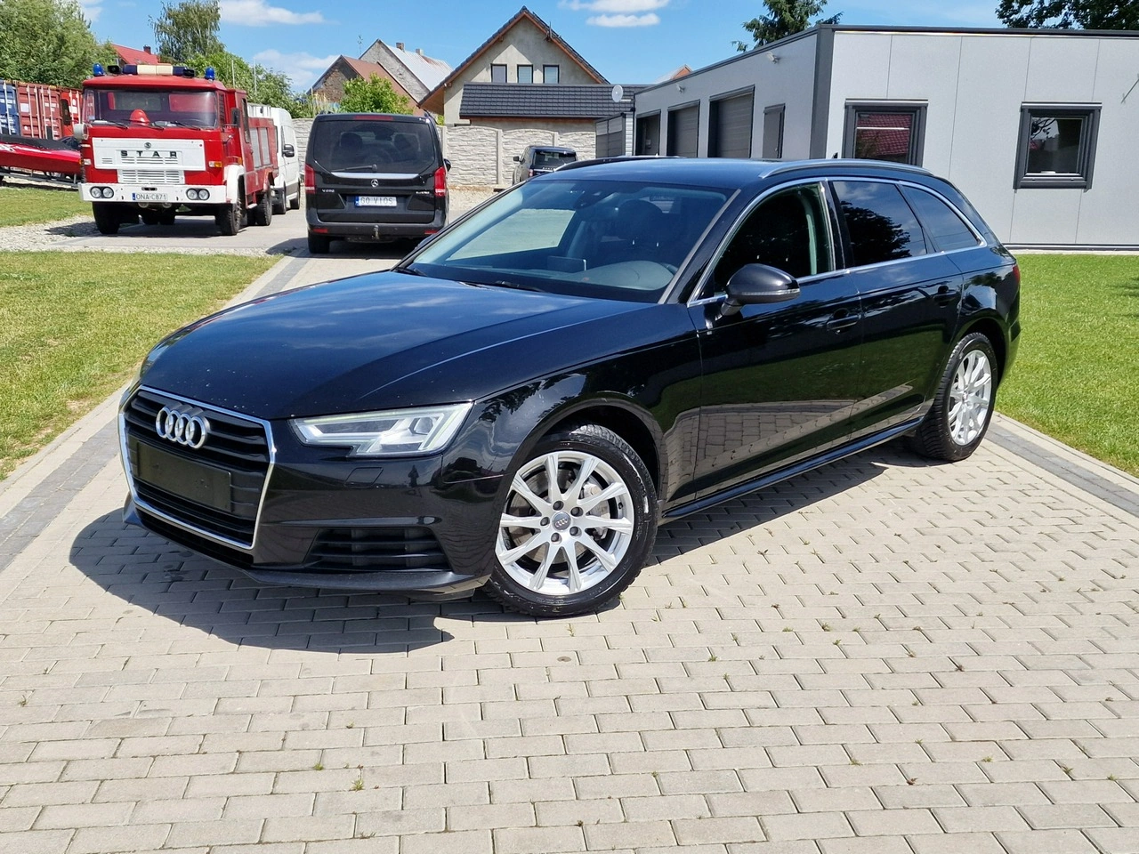 Audi A4 - Główne zdjęcie