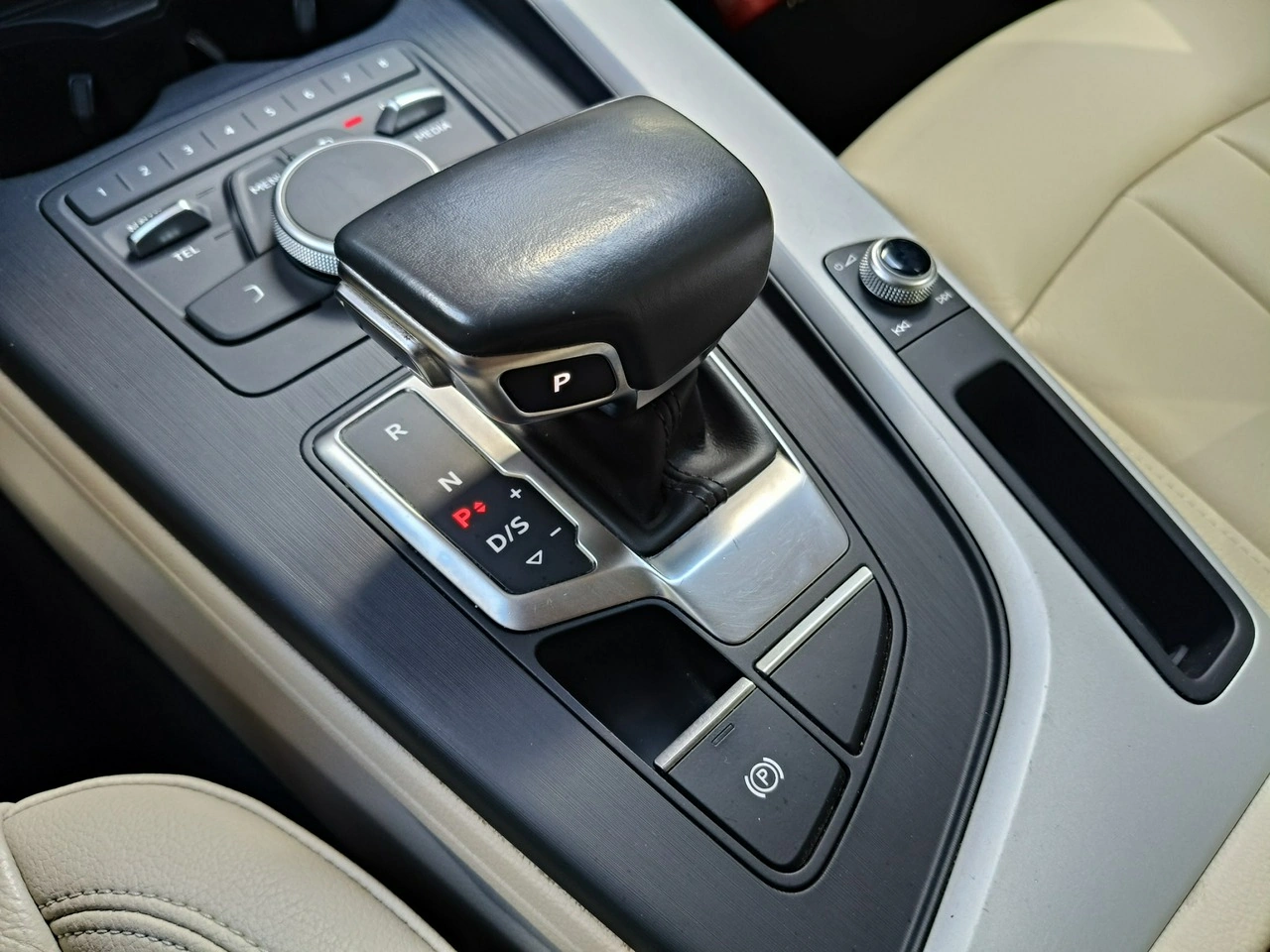 Audi A4 - Zdjęcie 28
