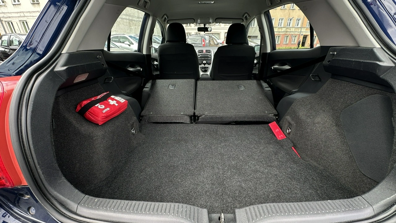 Toyota Auris - Zdjęcie 12