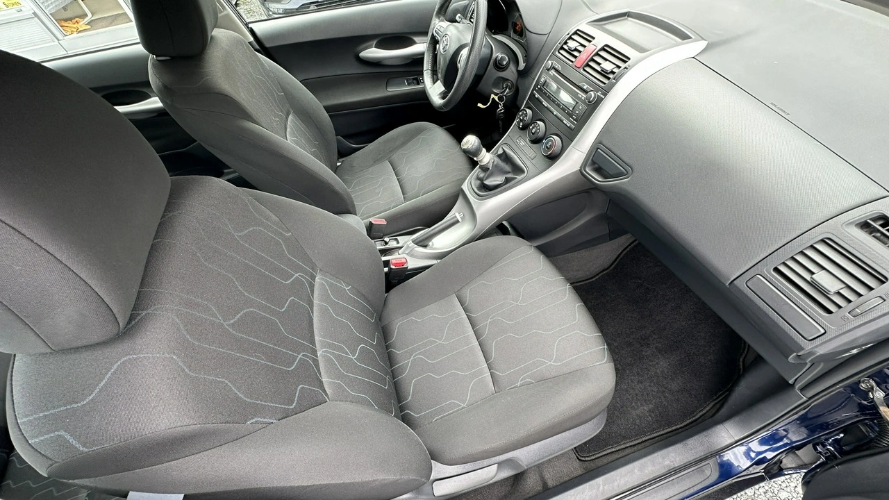 Toyota Auris - Zdjęcie 23