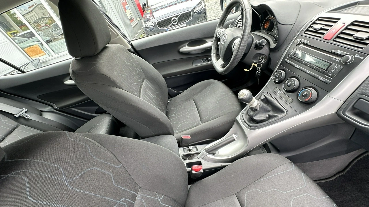 Toyota Auris - Zdjęcie 24