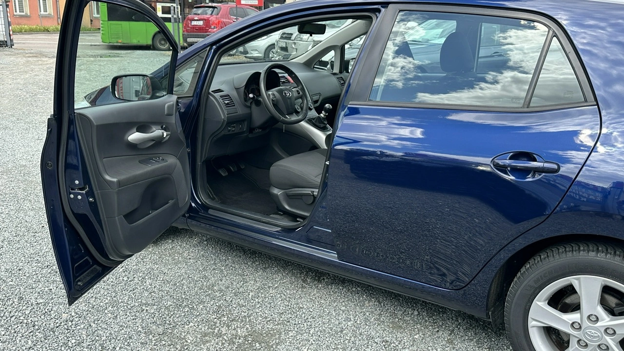 Toyota Auris - Zdjęcie 30
