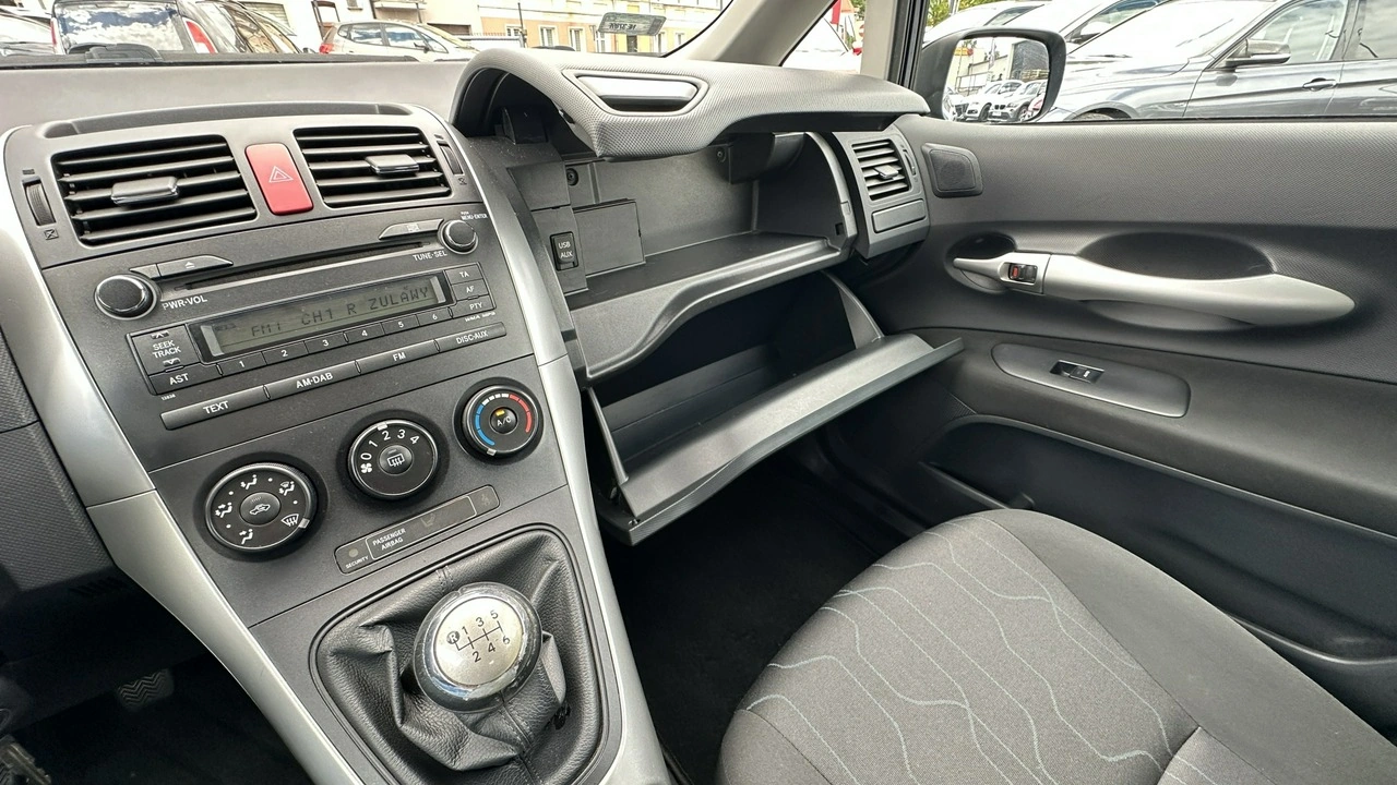 Toyota Auris - Zdjęcie 34
