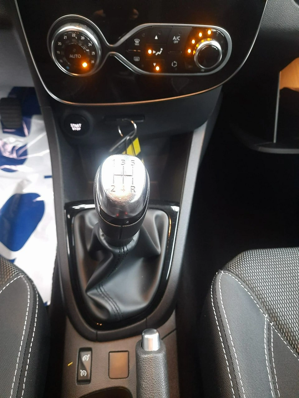 Renault Clio - Zdjęcie 12