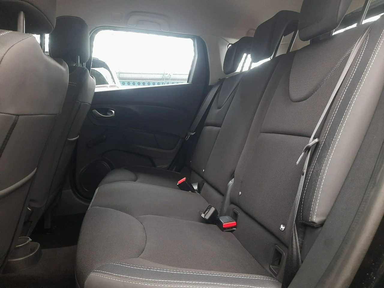 Renault Clio - Zdjęcie 24