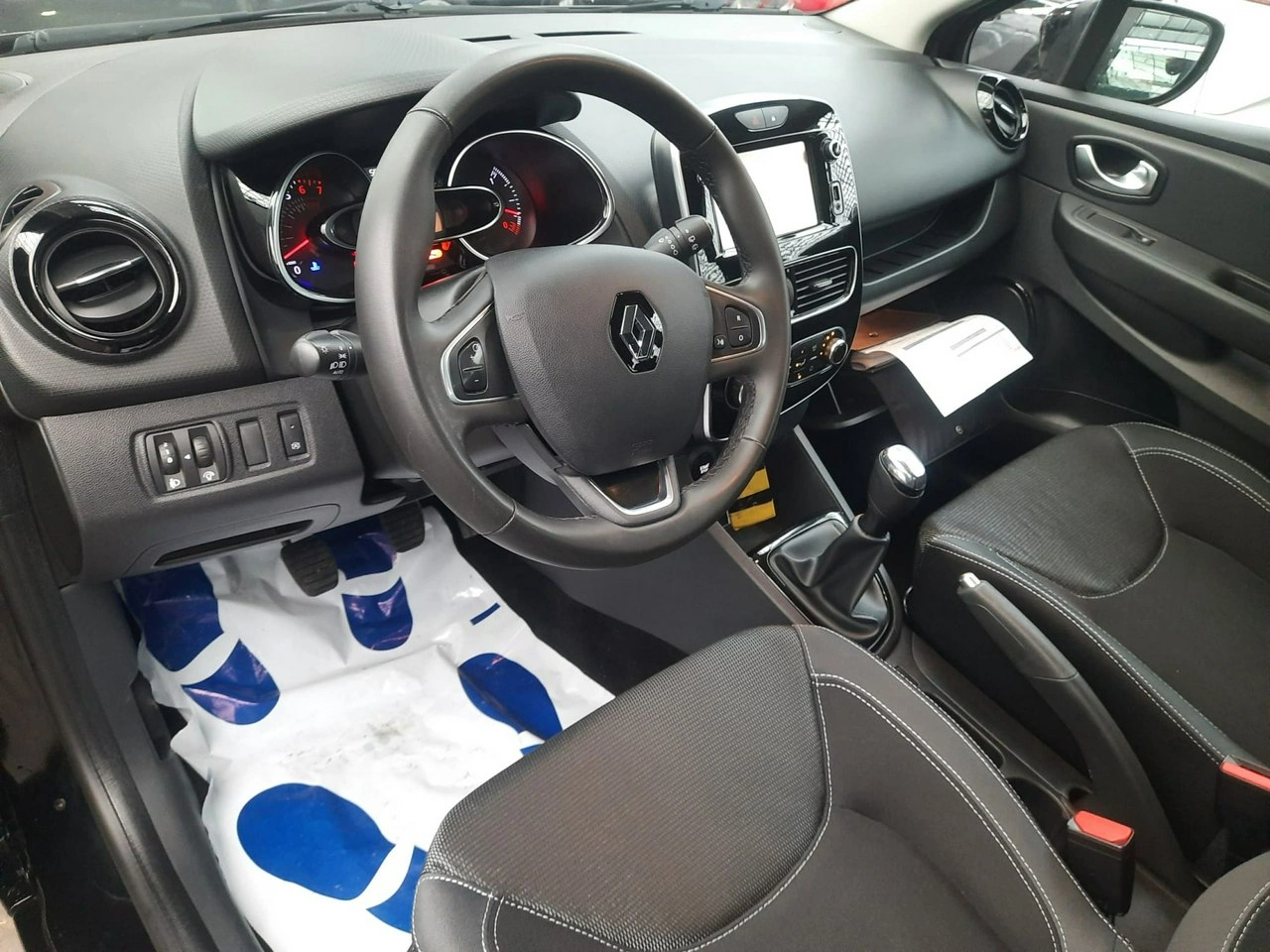 Renault Clio - Zdjęcie 11