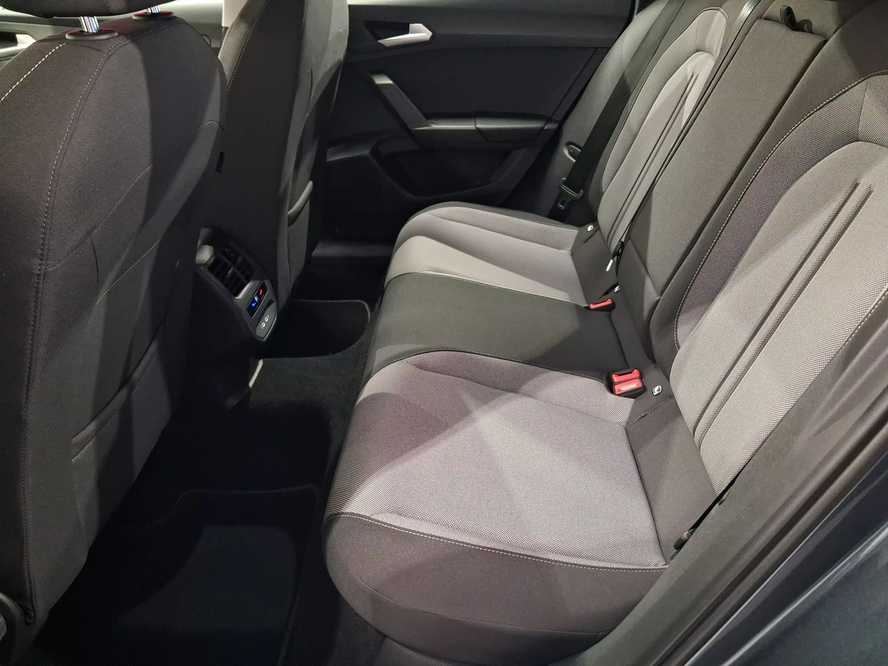 Seat Leon Sportstourer - Zdjęcie 9