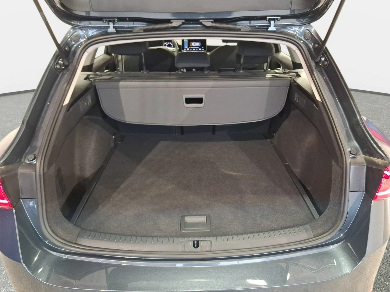 Seat Leon Sportstourer - Zdjęcie 11