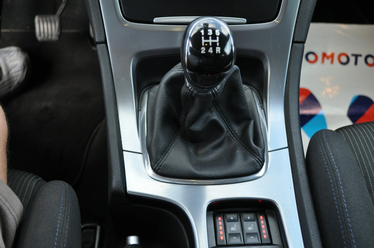 Ford Mondeo - Zdjęcie 19