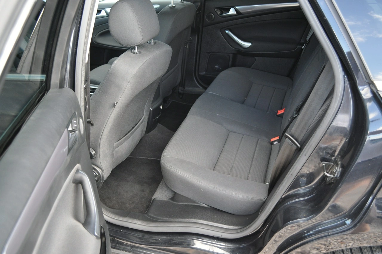 Ford Mondeo - Zdjęcie 25
