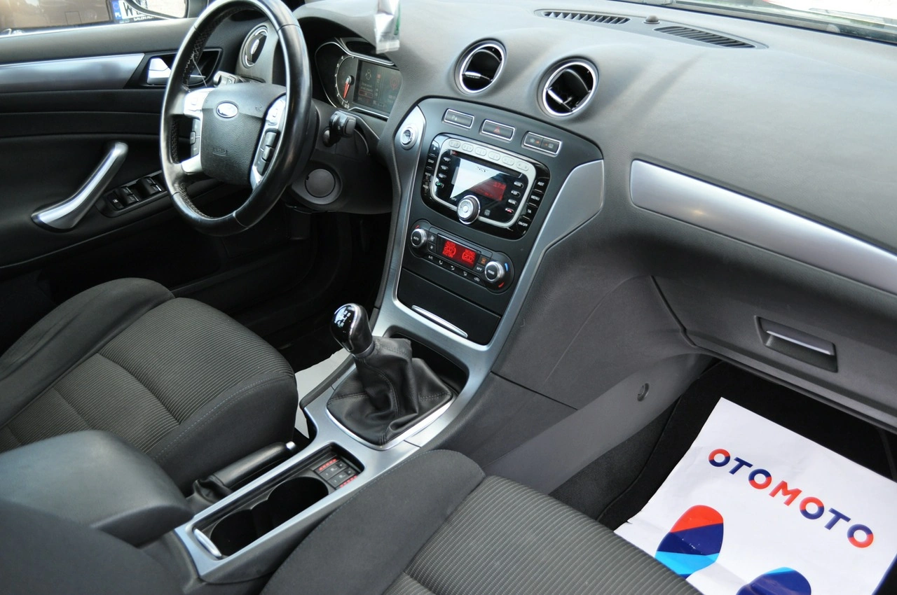 Ford Mondeo - Zdjęcie 28