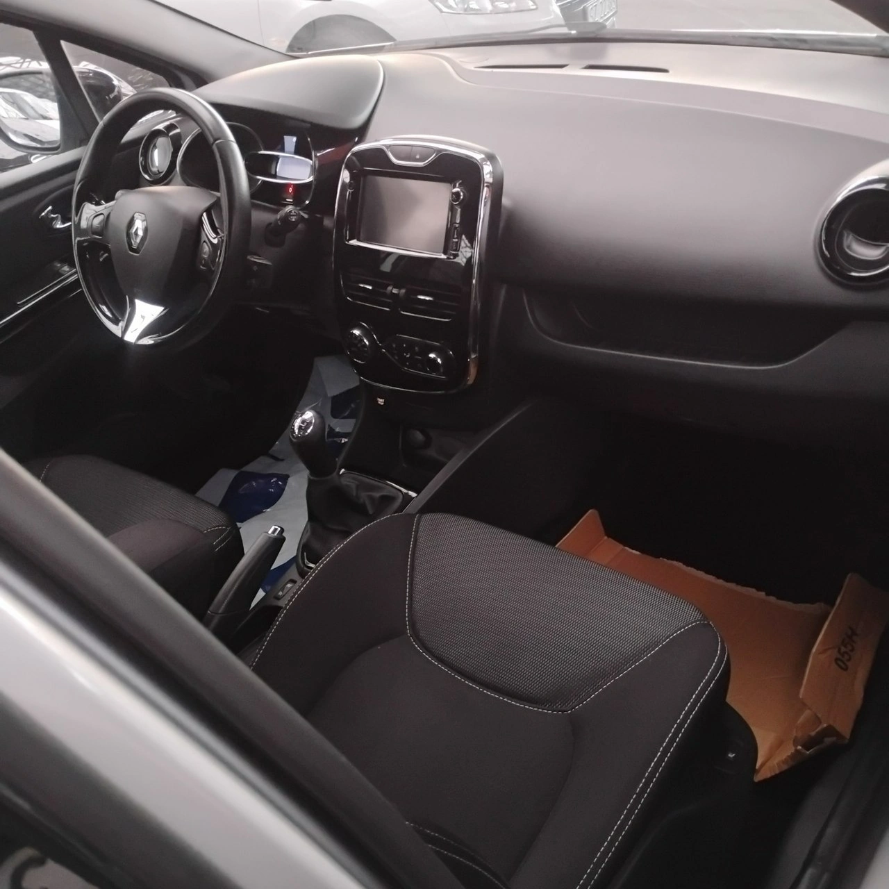 Renault Clio - Zdjęcie 28