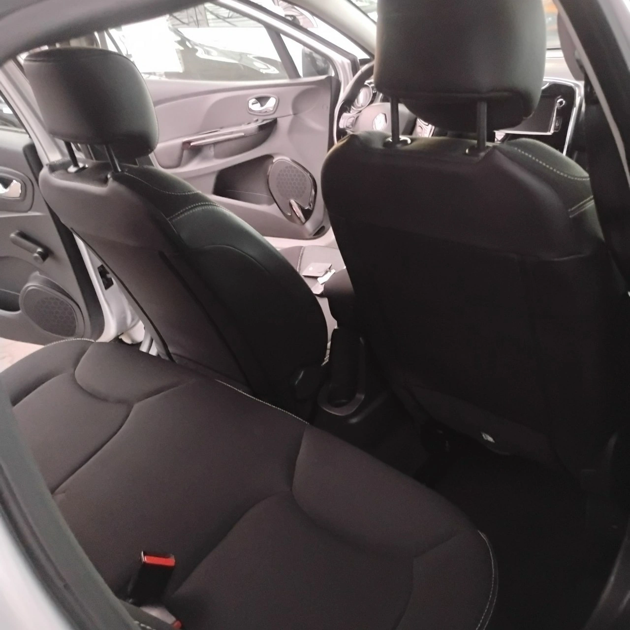 Renault Clio - Zdjęcie 35