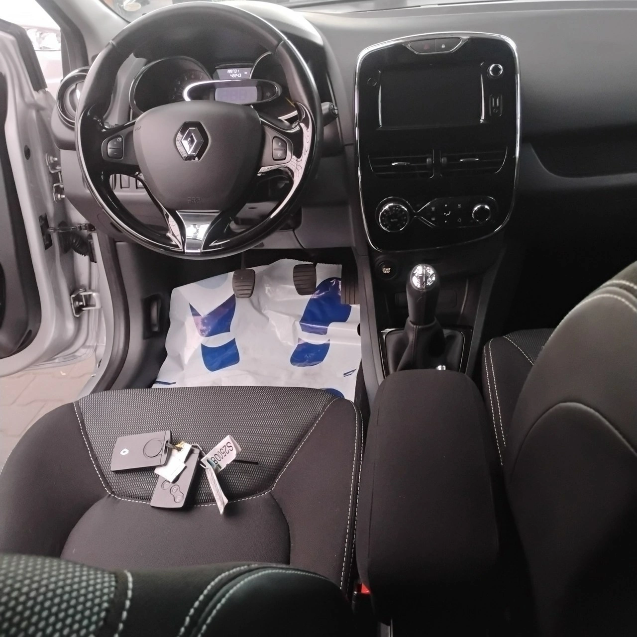 Renault Clio - Zdjęcie 29