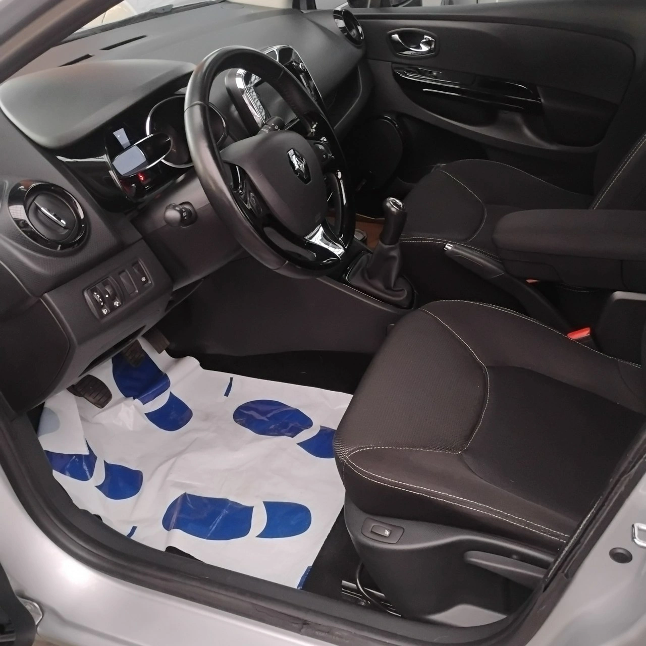 Renault Clio - Zdjęcie 30