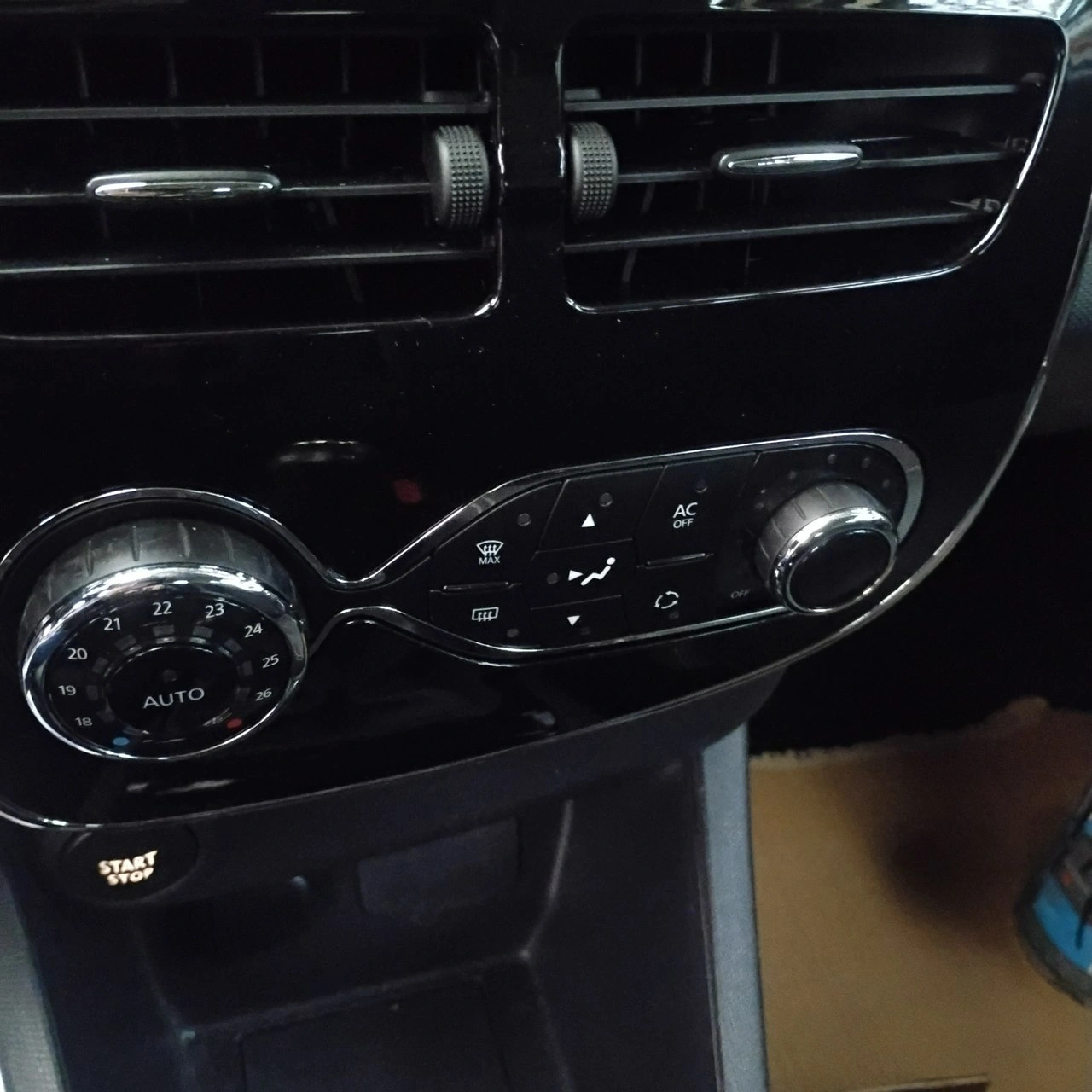 Renault Clio - Zdjęcie 17