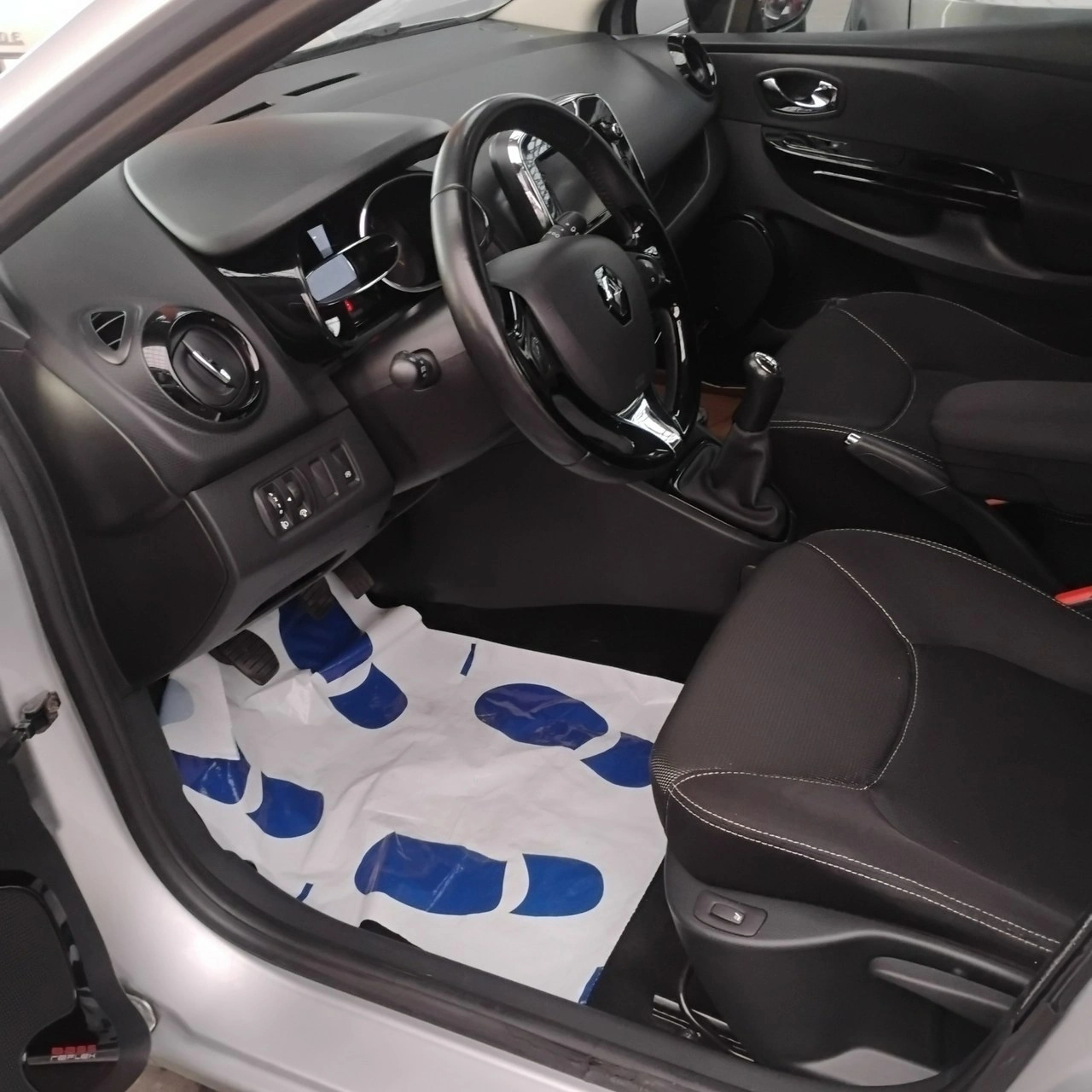 Renault Clio - Zdjęcie 9