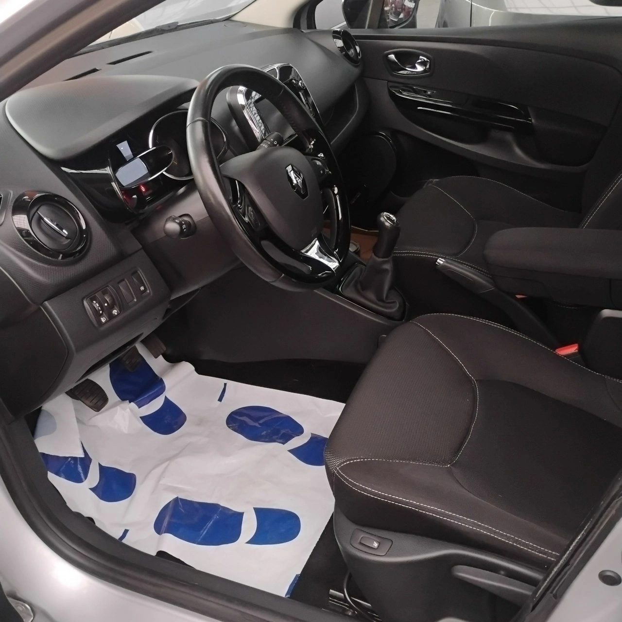 Renault Clio - Zdjęcie 10