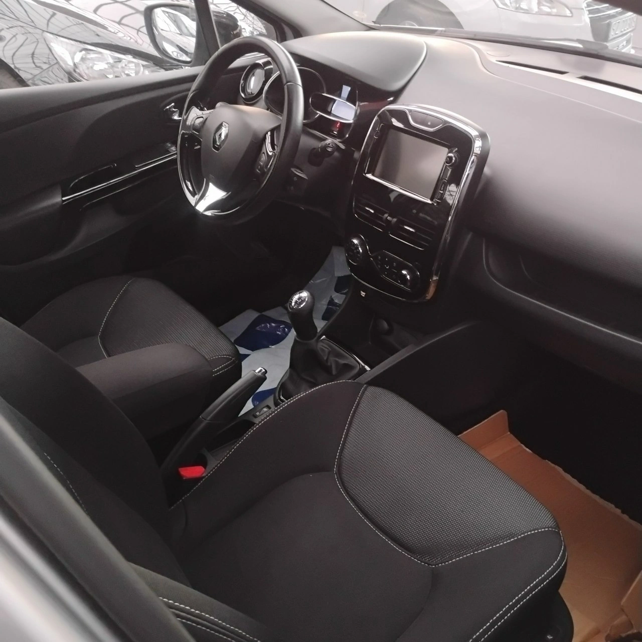 Renault Clio - Zdjęcie 12