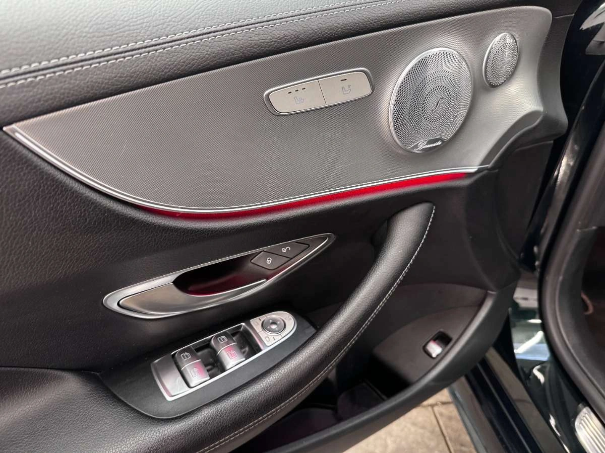 Mercedes-Benz Klasa E - Zdjęcie 23