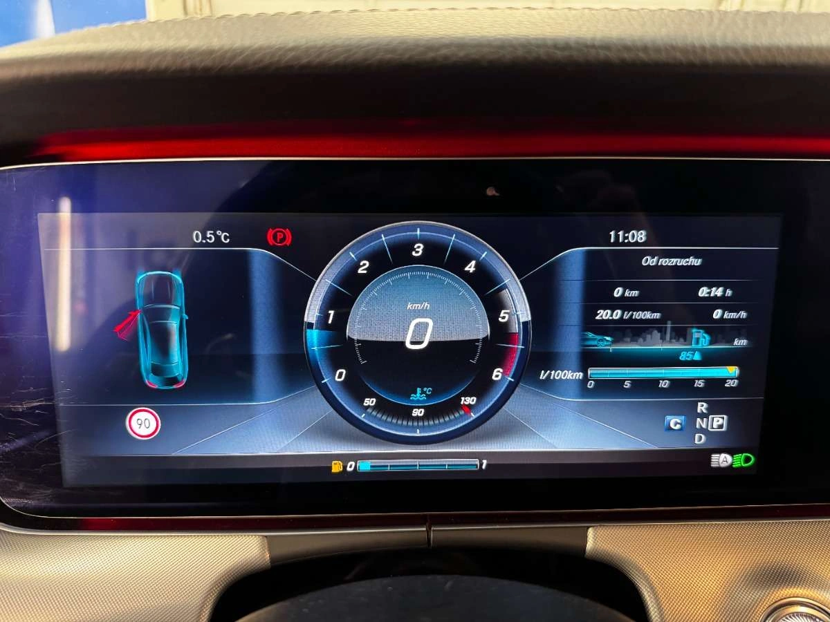 Mercedes-Benz Klasa E - Zdjęcie 28