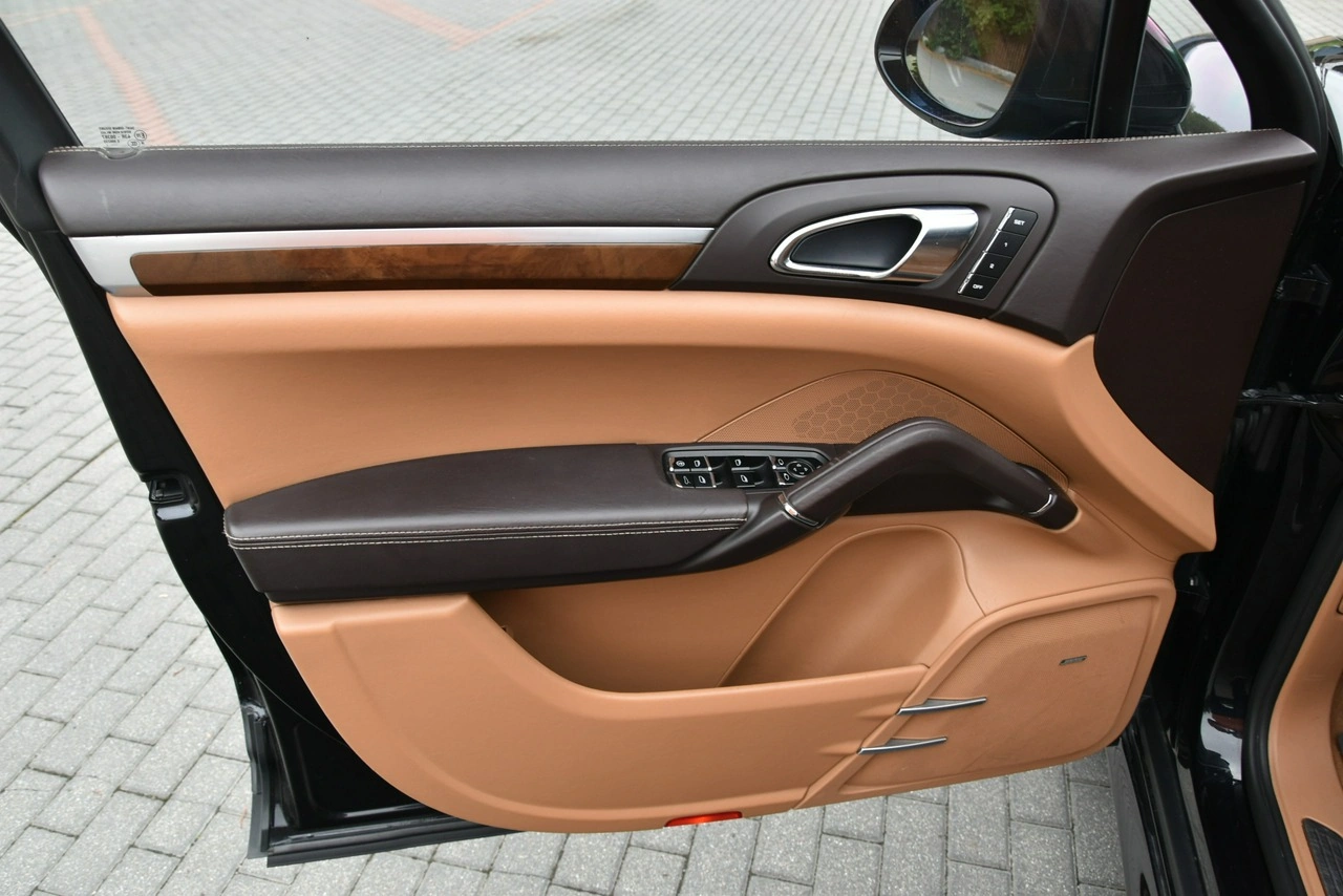 Porsche Cayenne S - Zdjęcie 16