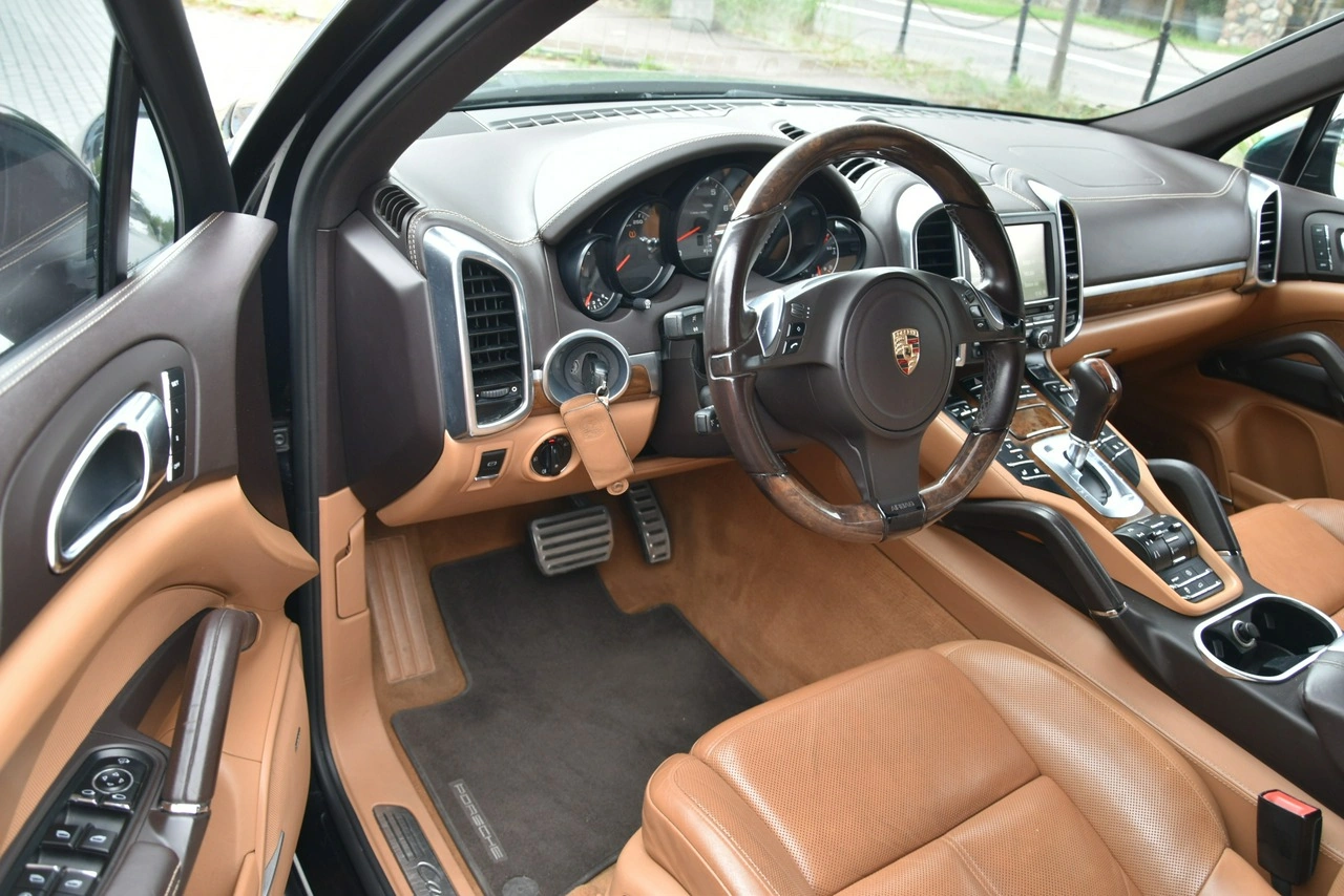 Porsche Cayenne S - Zdjęcie 17
