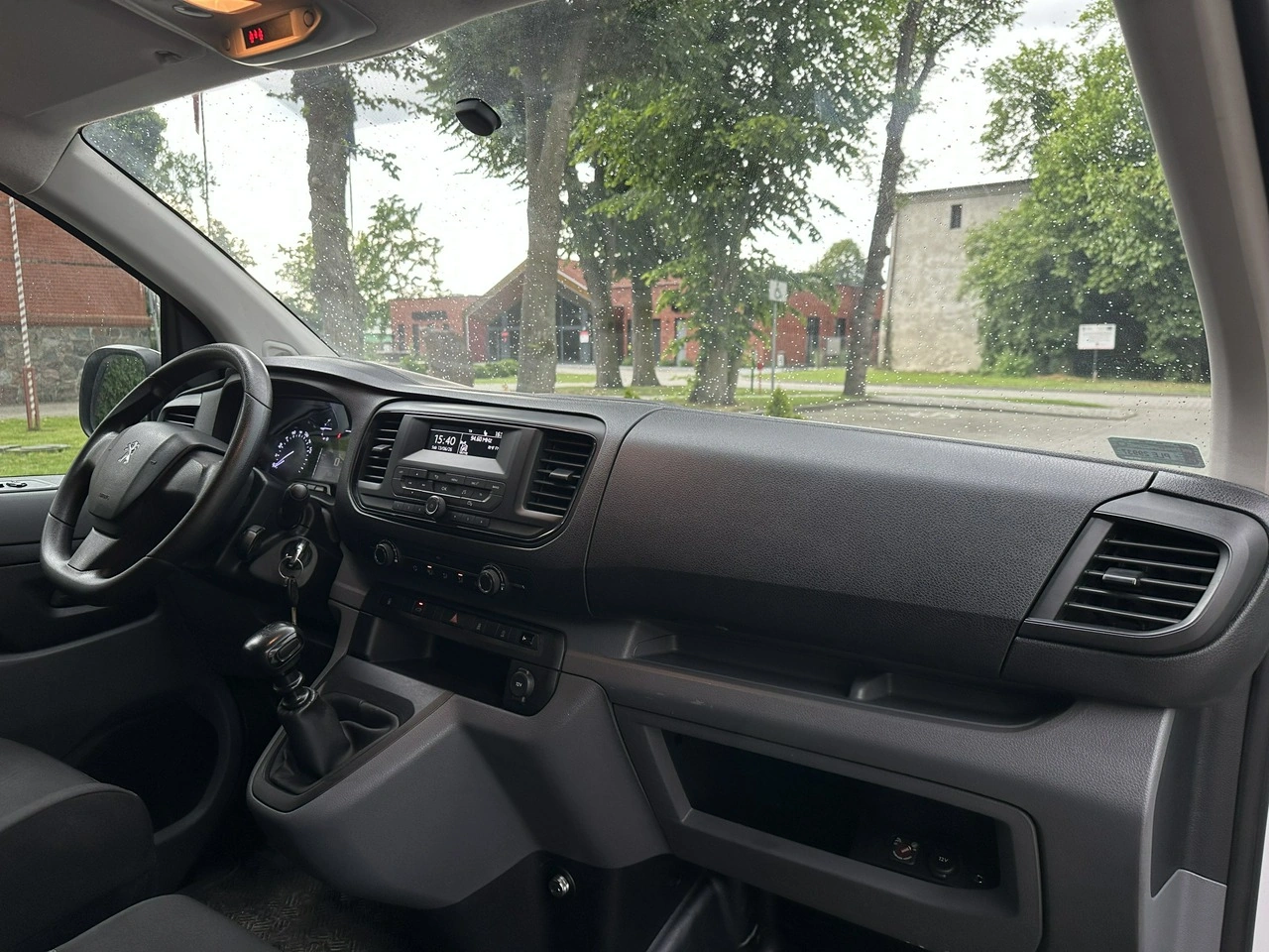 Peugeot Expert - Zdjęcie 12