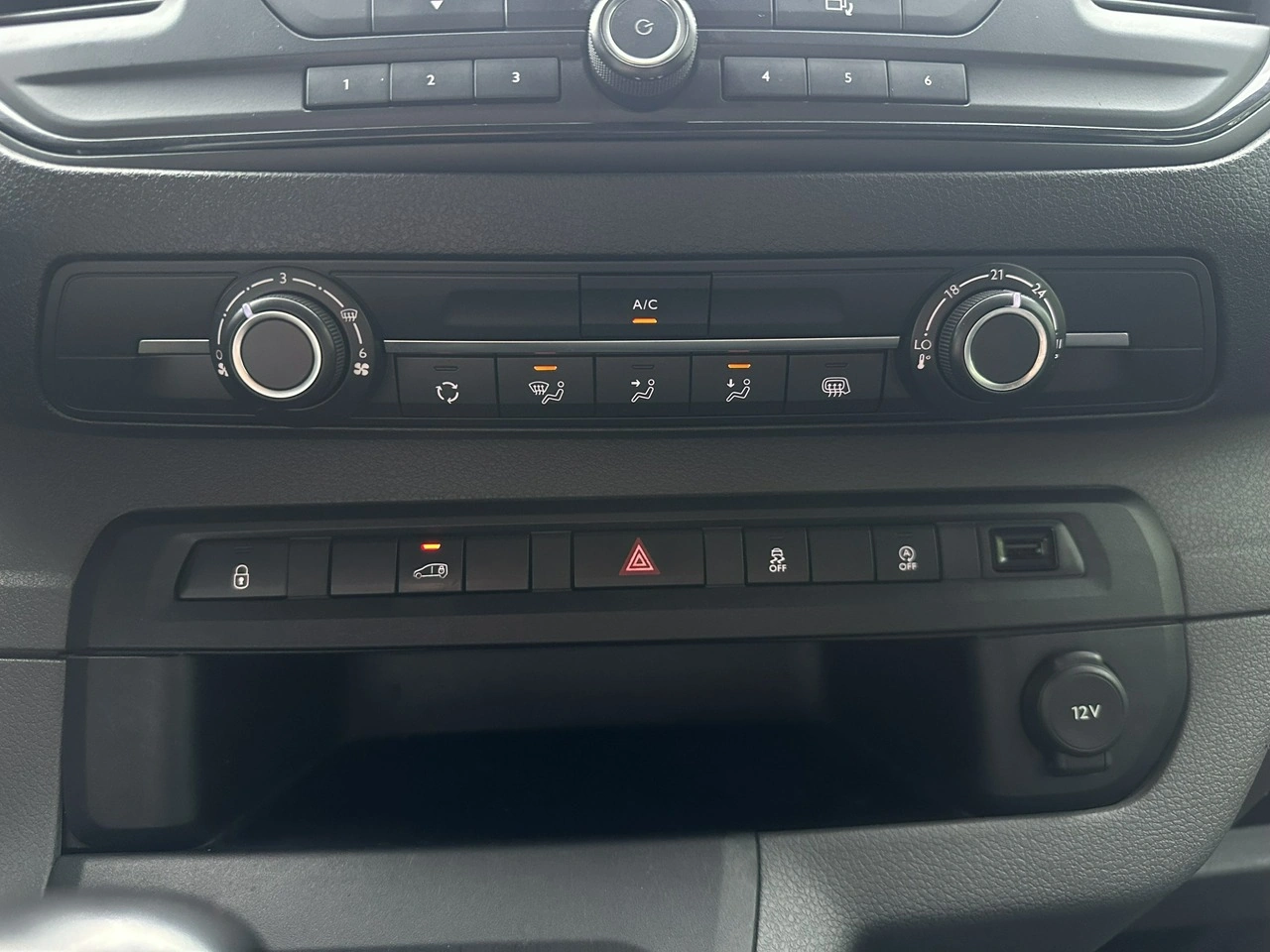 Peugeot Expert - Zdjęcie 21