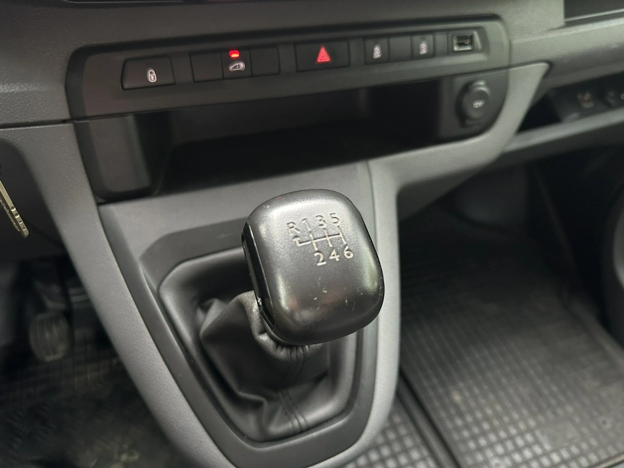 Peugeot Expert - Zdjęcie 22