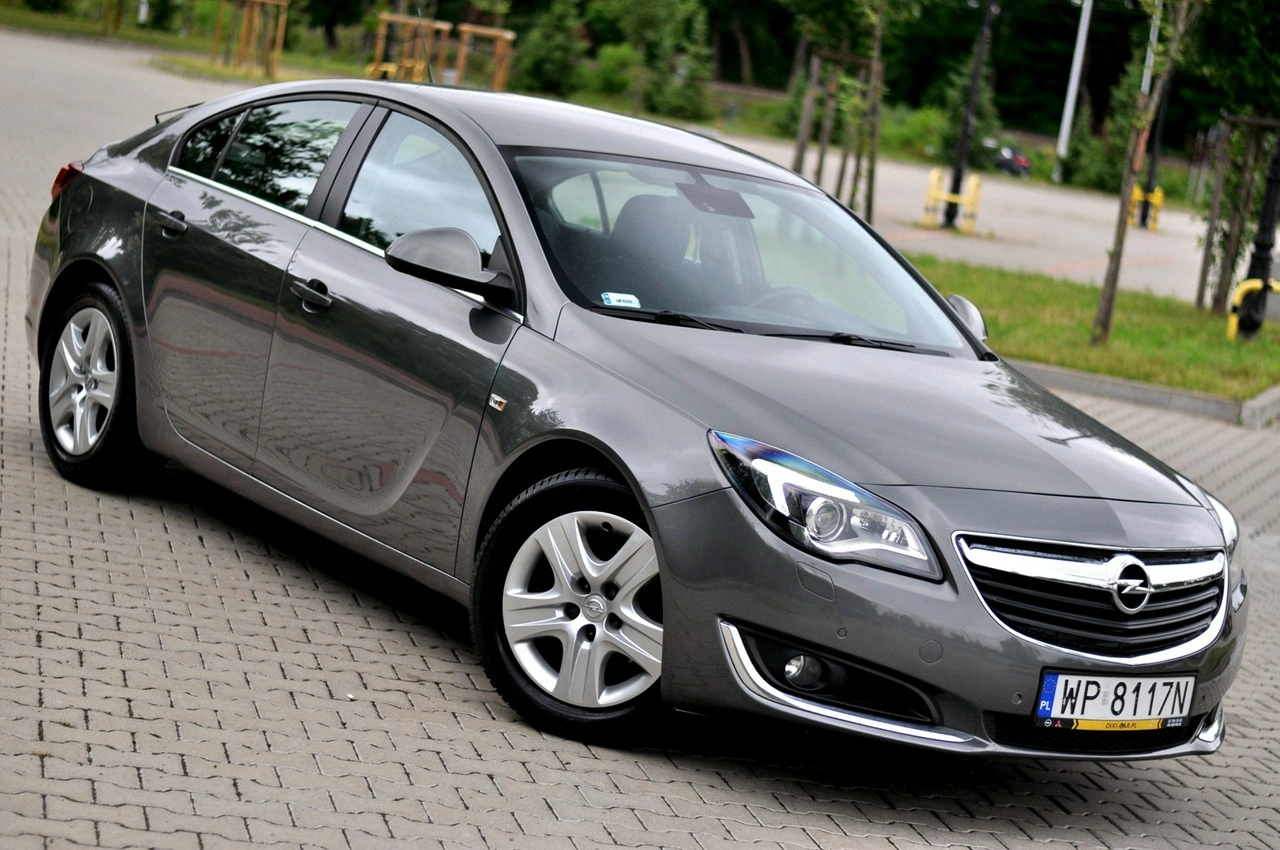 Opel Insignia - Główne zdjęcie