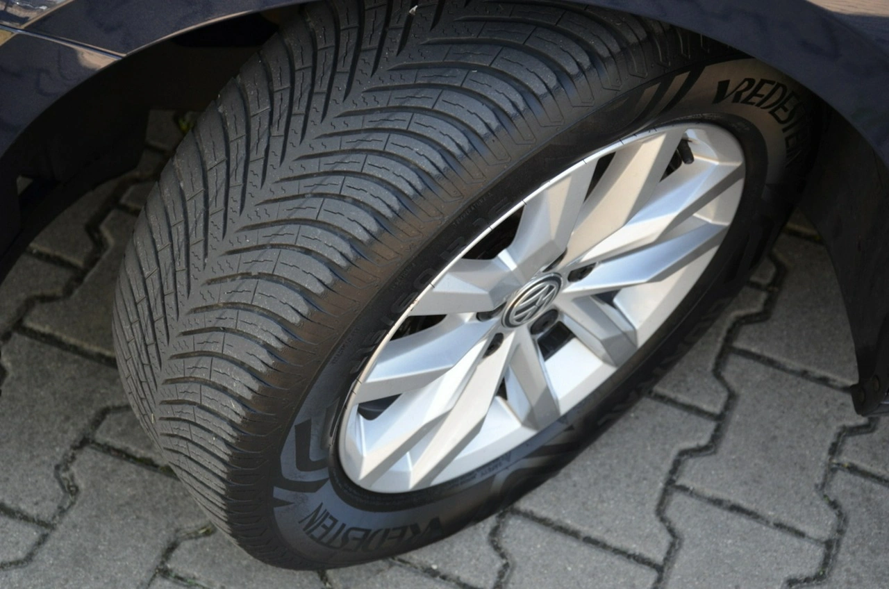 Volkswagen Passat - Zdjęcie 19