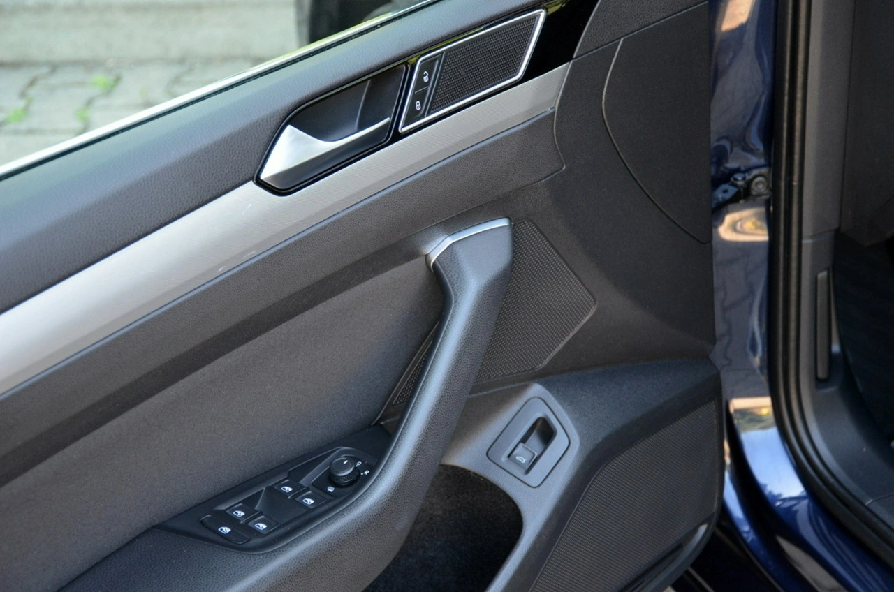 Volkswagen Passat - Zdjęcie 20