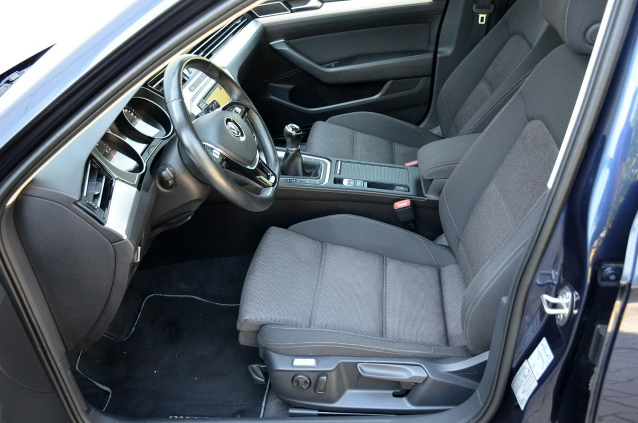 Volkswagen Passat - Zdjęcie 21