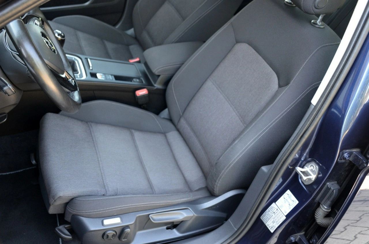 Volkswagen Passat - Zdjęcie 24
