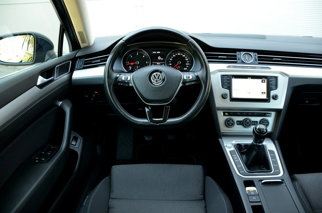 Volkswagen Passat - Zdjęcie 27