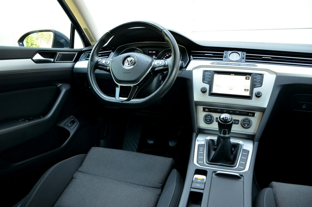 Volkswagen Passat - Zdjęcie 29