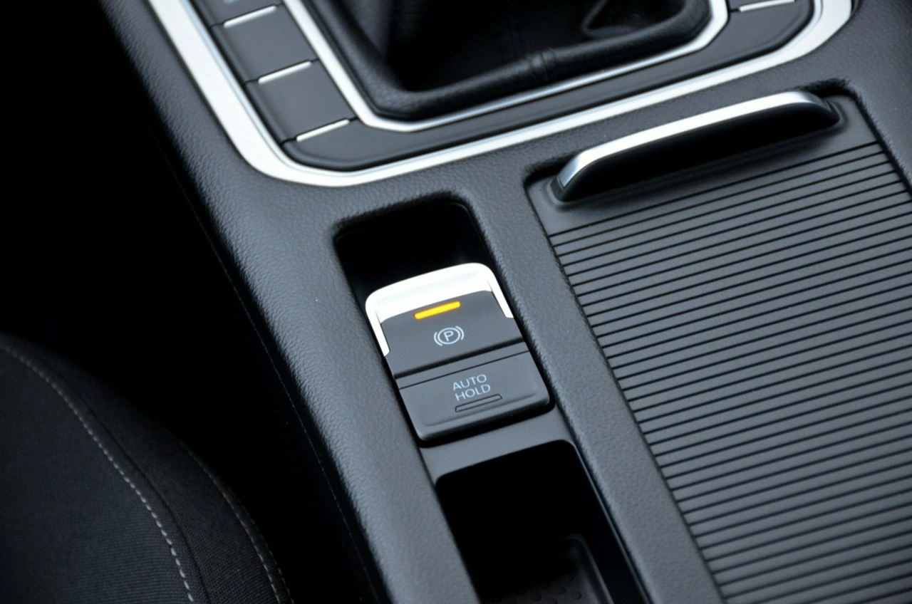 Volkswagen Passat - Zdjęcie 36