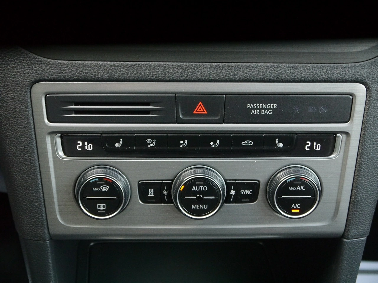 Volkswagen Golf Sportsvan - Zdjęcie 21
