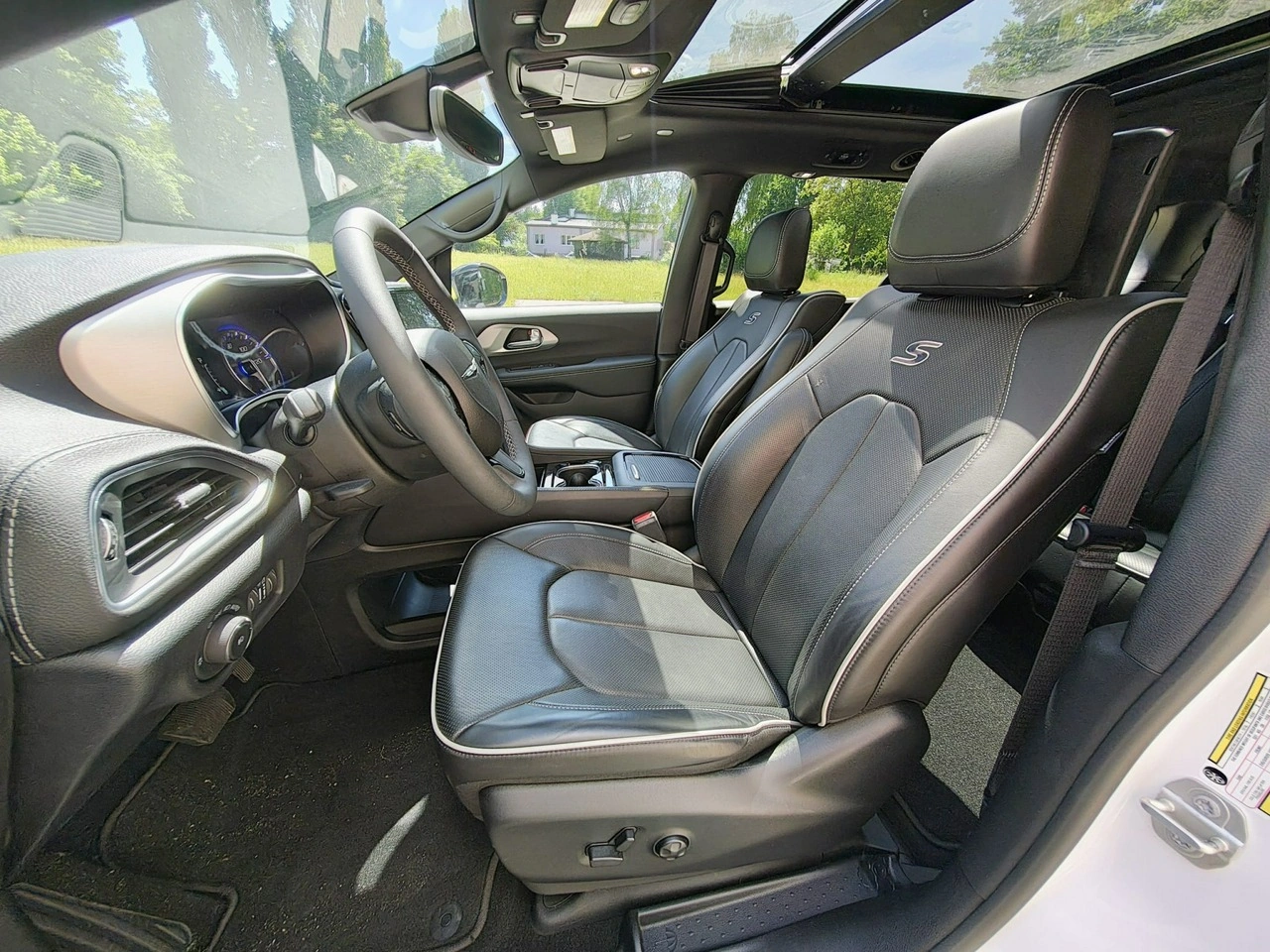 Chrysler Pacifica - Zdjęcie 9