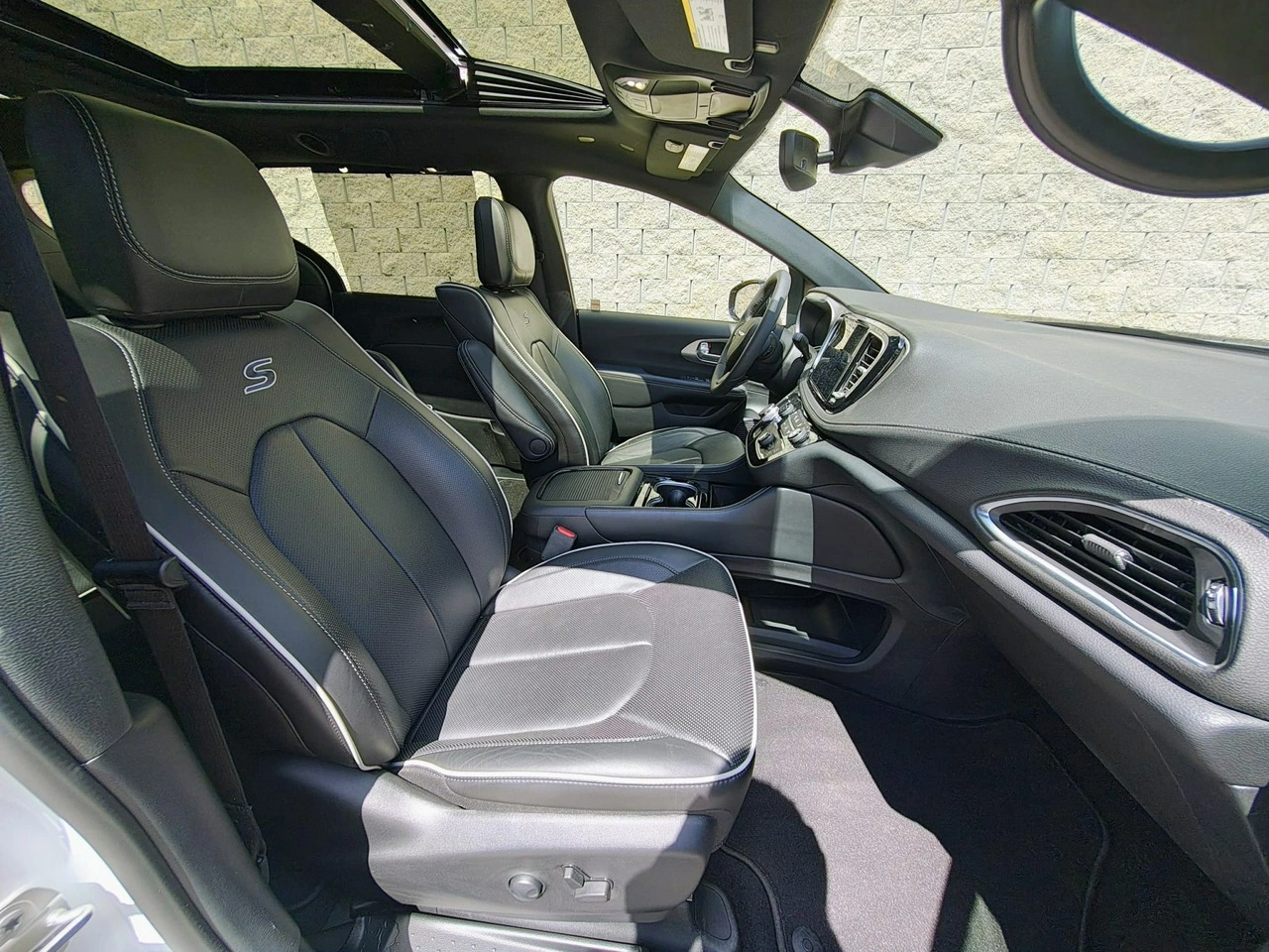 Chrysler Pacifica - Zdjęcie 11