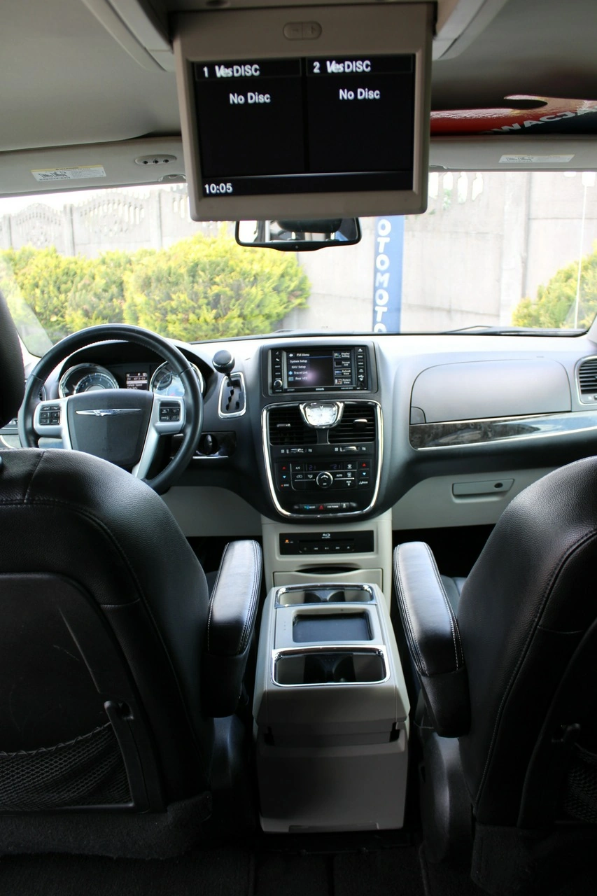 Chrysler Town & Country - Zdjęcie 22
