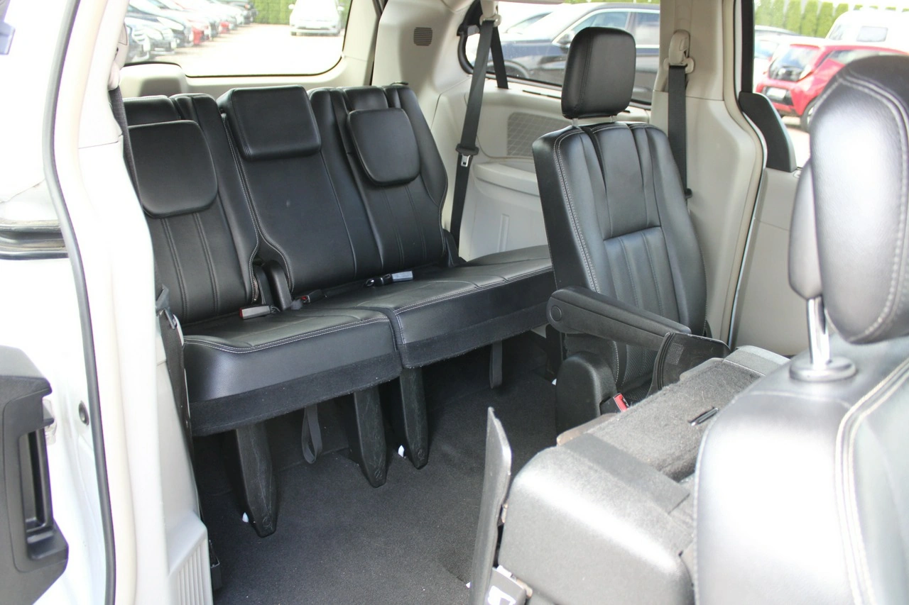 Chrysler Town & Country - Zdjęcie 26