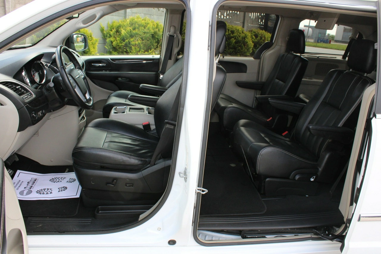 Chrysler Town & Country - Zdjęcie 27