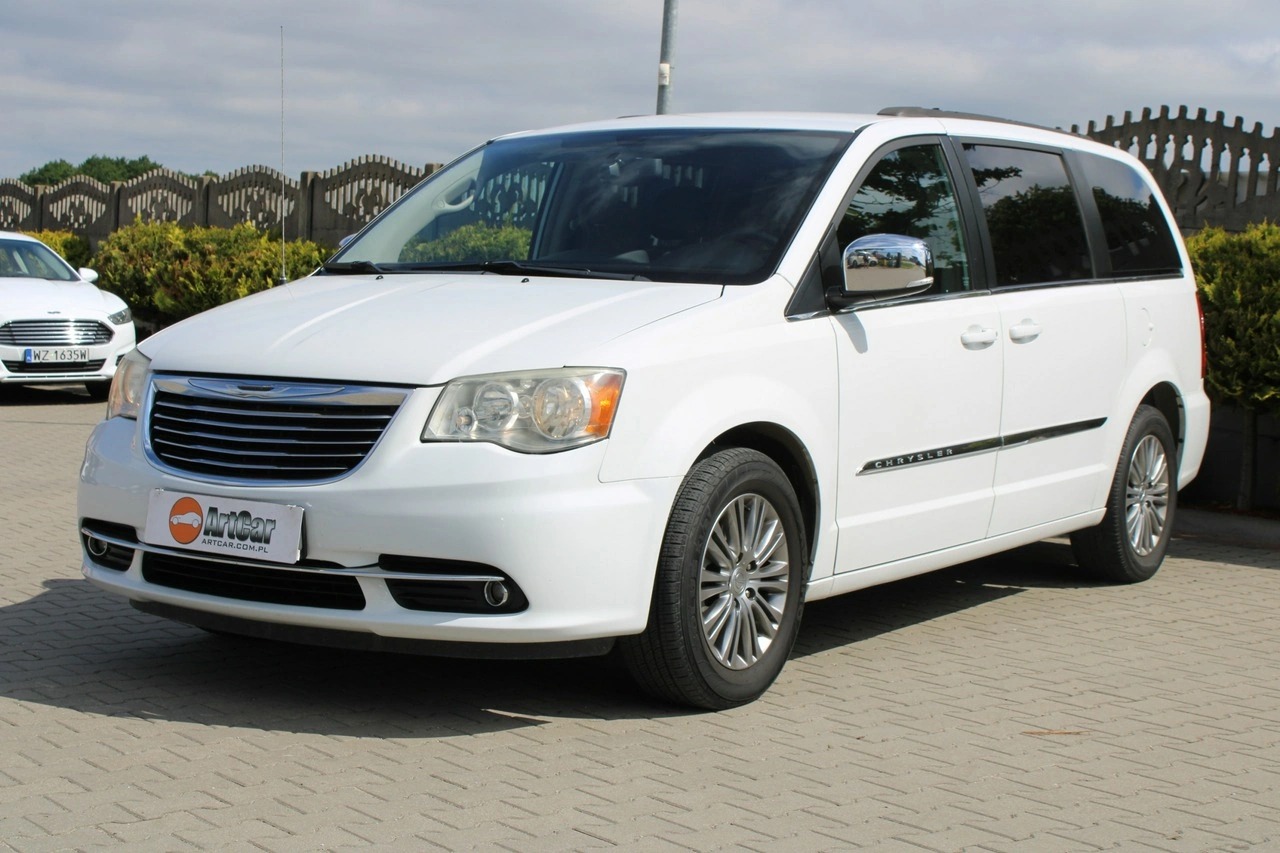 Chrysler Town & Country - Zdjęcie 33