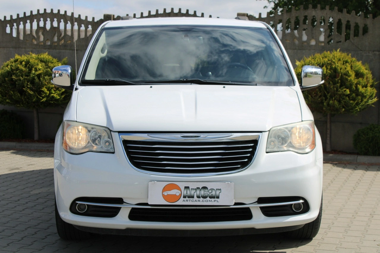 Chrysler Town & Country - Zdjęcie 35