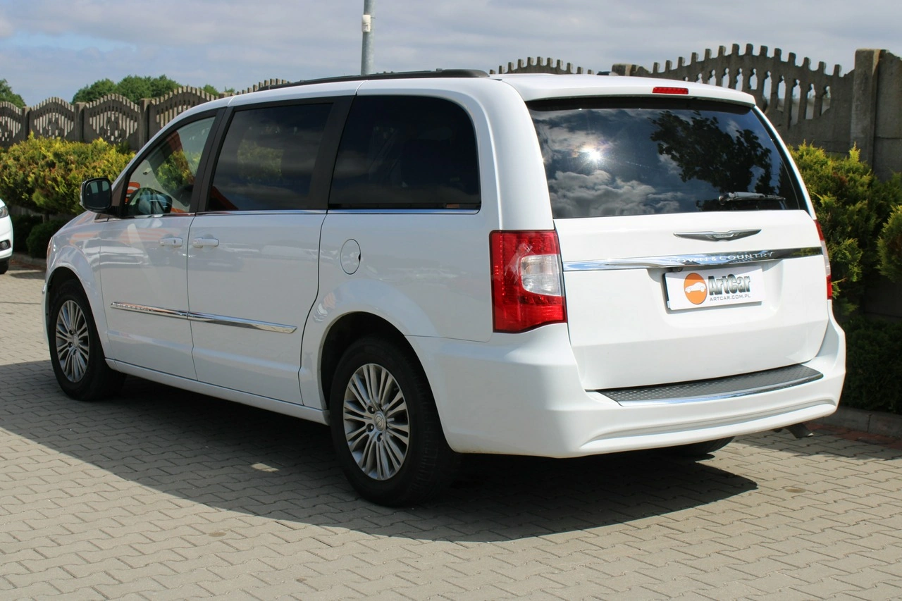 Chrysler Town & Country - Zdjęcie 39
